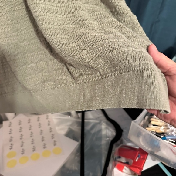 Green Textured Short Sleeve Sweater - Picture 3 of 4